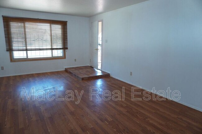 Building Photo - 3035 W Angela Dr