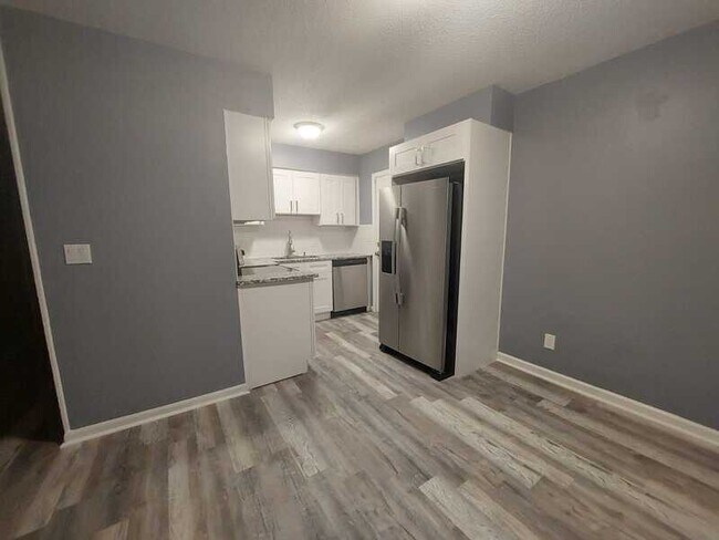 Foto del edificio - 1861 E 78th St