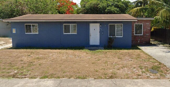 Photo - Large 5-2 with 2 car garage House