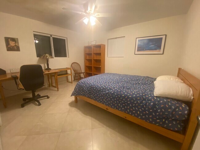 Dormitorio 1 - 1515 NW 4th St