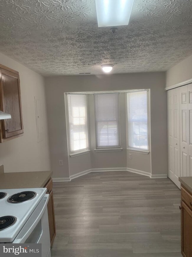 Building Photo - 22705 Othello Ln
