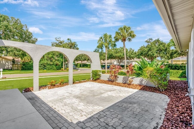 Building Photo - Remodeled 3Br 2Ba home in Bloomingdale in ...