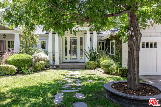 Building Photo - 4537 Agnes Ave