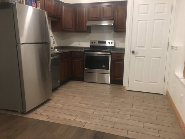 Kitchen / Laundry - 23824 SE 28th St