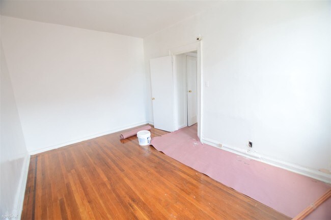 Building Photo - 674 47th St