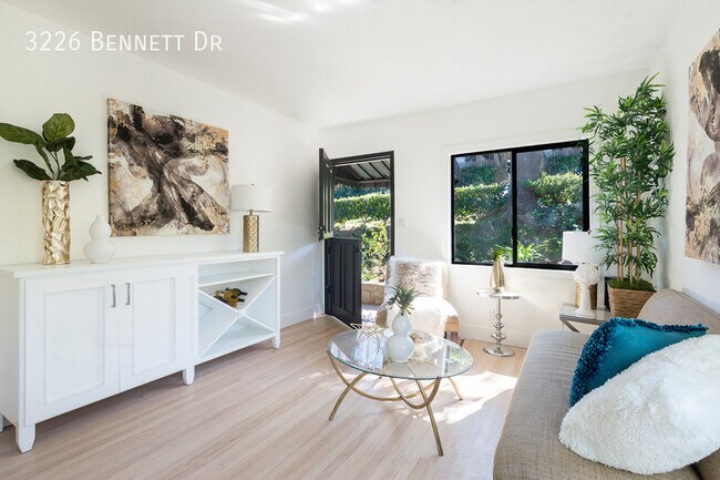 Foto del edificio - 3226 Bennett Dr