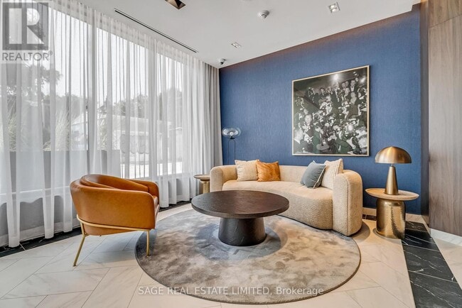 Building Photo - 500 Dupont St