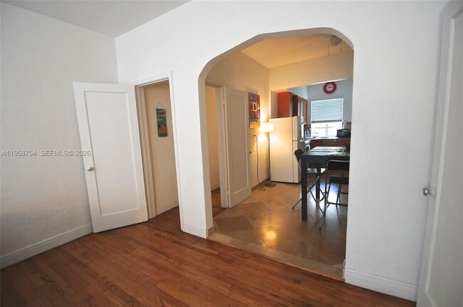 Building Photo - 601 7th St