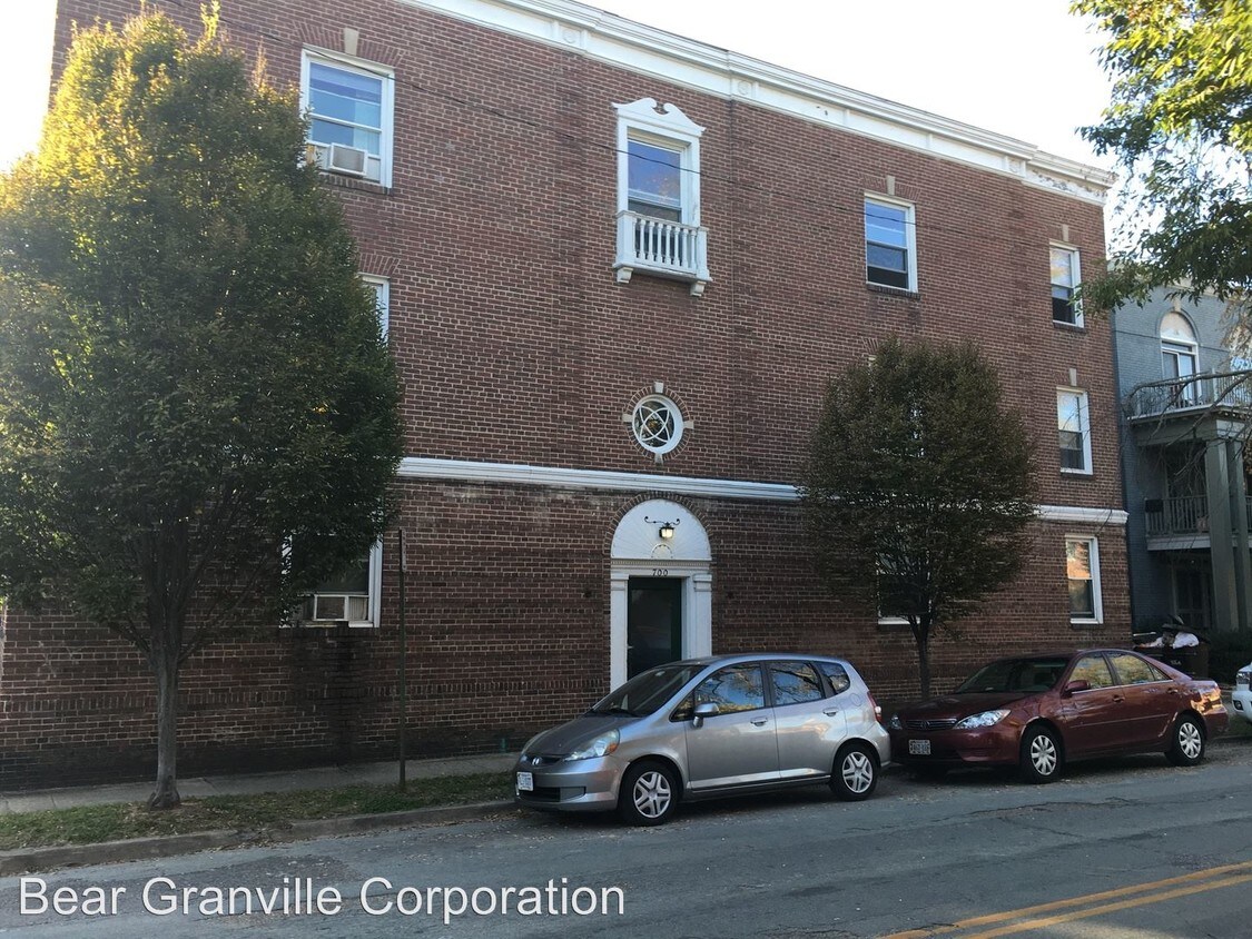 Foto principal - 700 N Belmont Ave