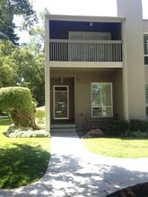 Building Photo - 1639 E St Charles Pl
