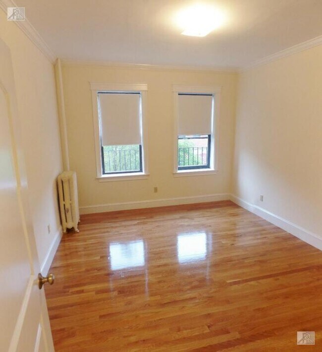 Foto del edificio - 4 bedroom in Allston MA 02134