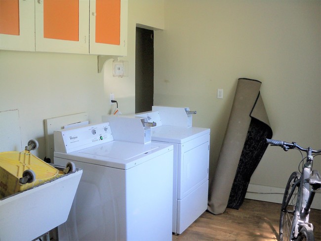 Foto del edificio - 2154 Burnstead Dr