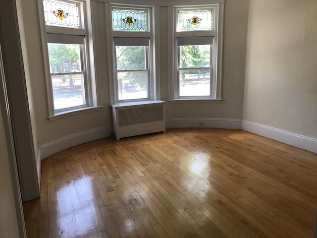 Foto principal - 1824 Beacon St