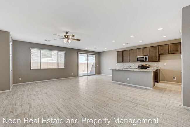 Foto del edificio - 3 br, 2.5 bath House - 84 Palm Park Ct