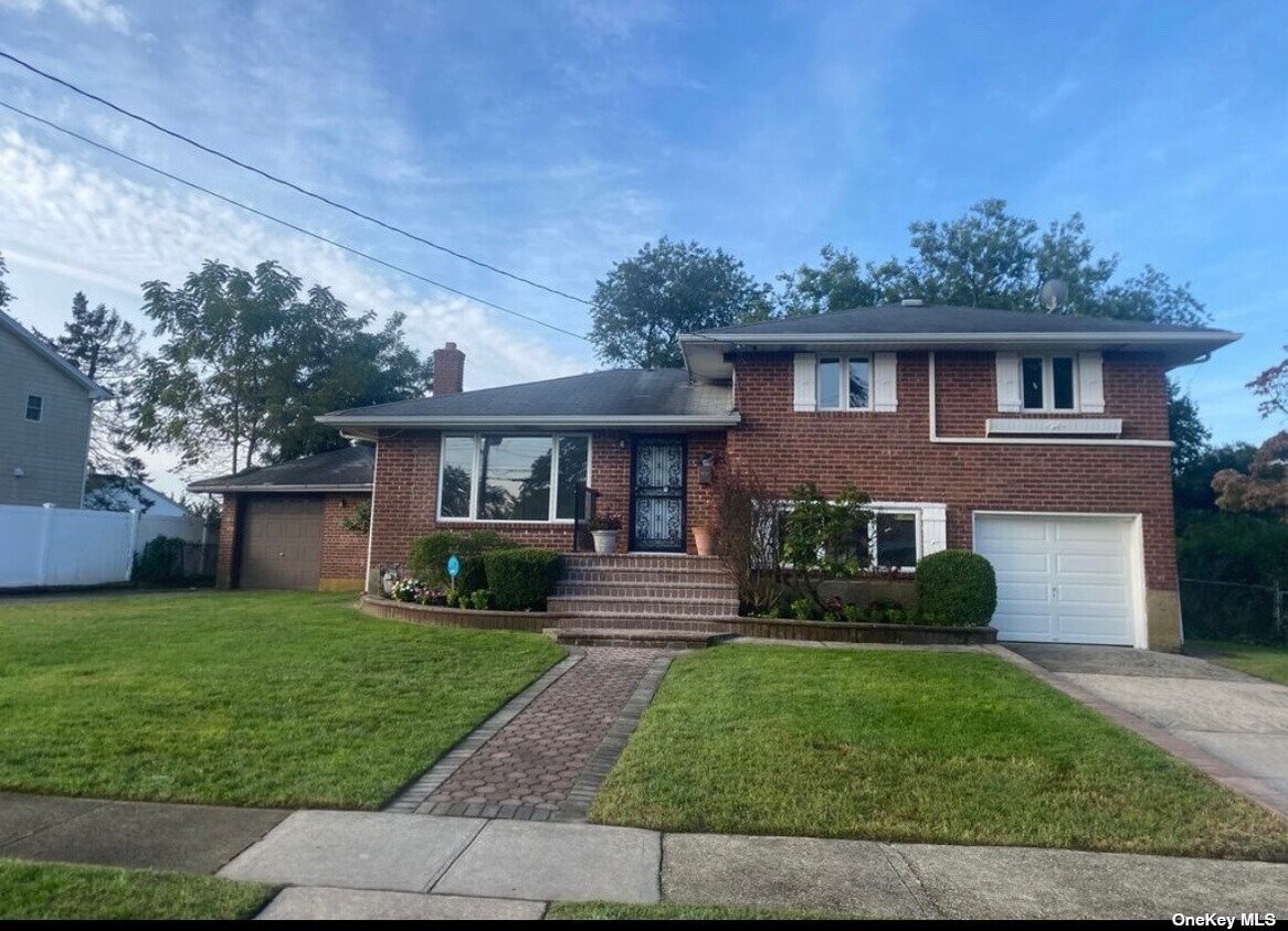 4 Barbara Ln, Jericho, NY 11753 House Rental in Jericho, NY