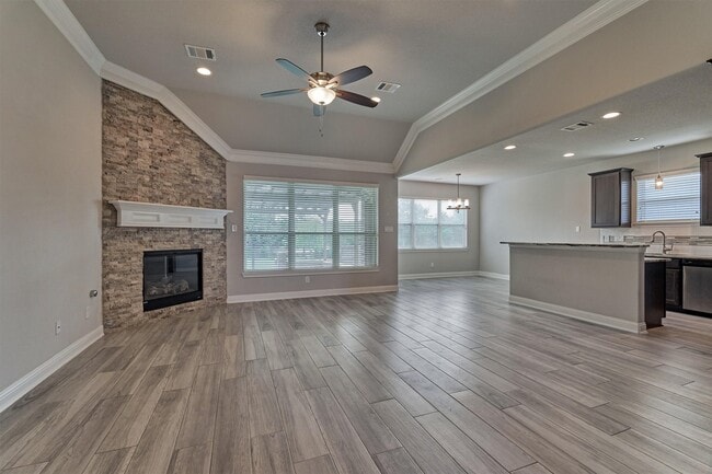 Building Photo - 180 Racetrack Ln
