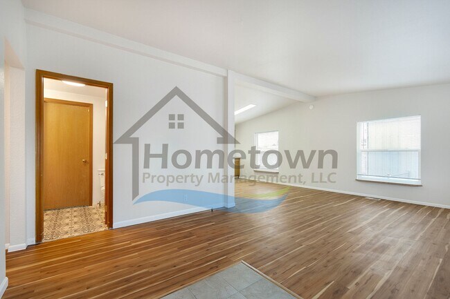 Foto del edificio - 2 Bedroom 1 Bath Home with 24x24 Shop and ...