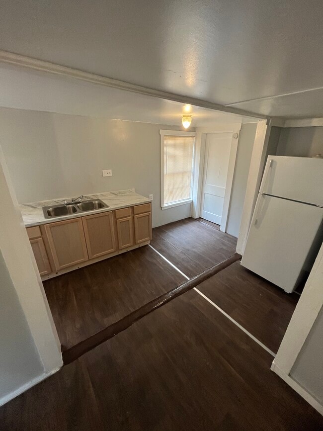 Photo - 271 E Lambert St House