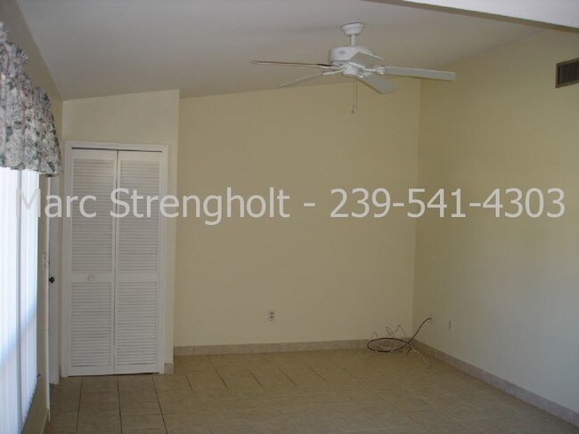 Building Photo - 5028 Chiquita Blvd S