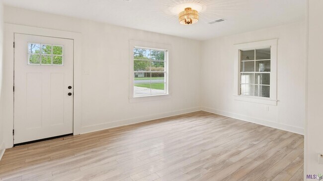 Photo - 7165 Government St House