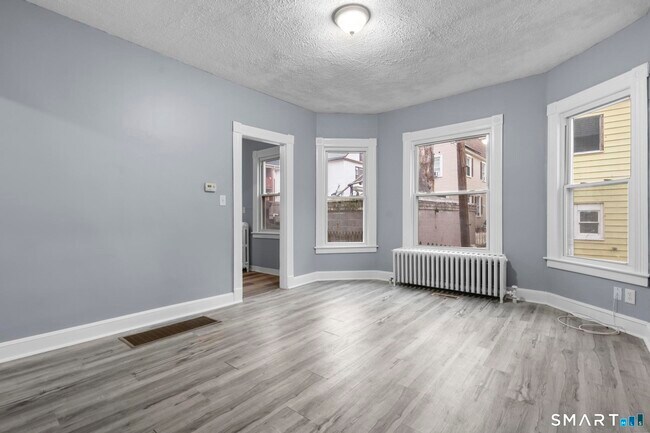 Foto del edificio - 16 Plaza Ave