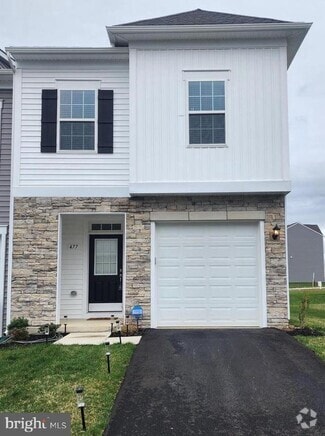 Building Photo - 477 Hillsdale Pl