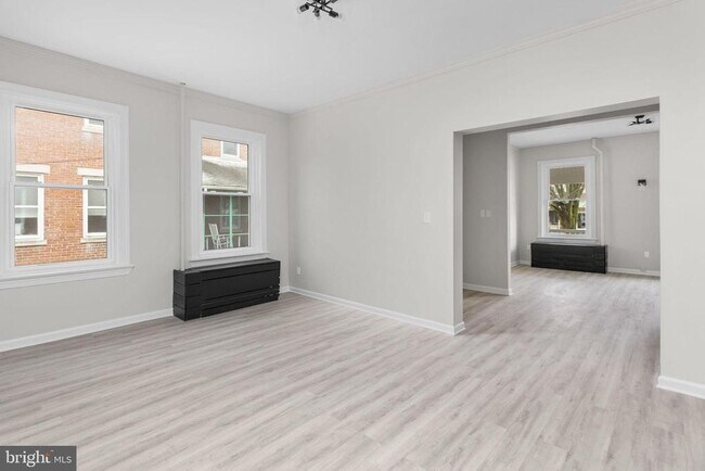 Building Photo - 12 6th Ave