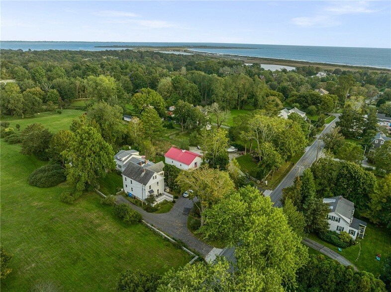 Primary Photo - 400 Paradise Ave
