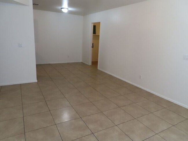 Building Photo - 2 Bedroom 1 Bath in Mesa