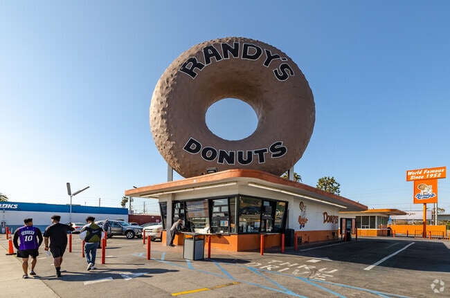 Randy's Donuts huge donut sculpture is a landmark in Inglewood, CA.