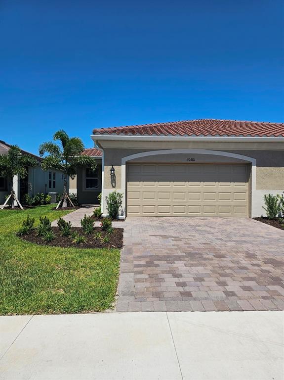 Foto principal - 20381 Symphony Pl