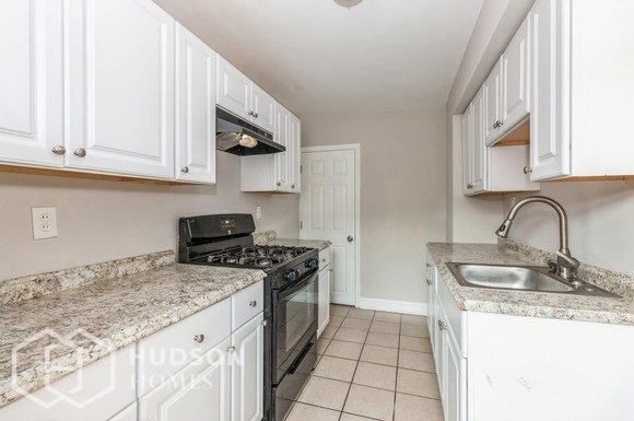 Building Photo - AVAILABLE NOW! - 1131 Hellerman St, Philad...