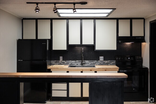 1BR, 1BA - 600SF | Cocina - Lakeshore Apartments