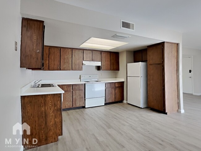 Foto del edificio - 8125 N 33rd Dr