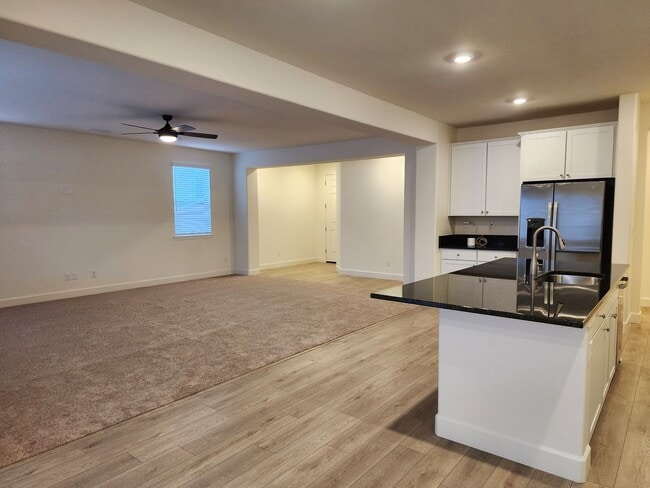 Building Photo - New 4 bedroom  home in Heybourne Meadows area of Minden.