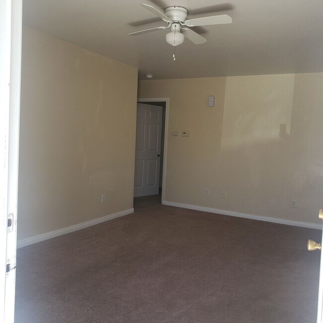 Building Photo - 722 Spring Meadow Ct
