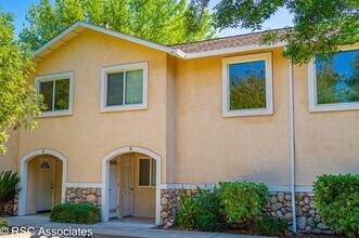 Building Photo - 1363 E Lindo Ave