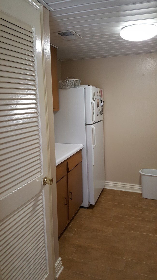 Kitchen - 732 Cherokee St