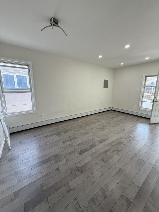Building Photo - 2327 E 23rd St