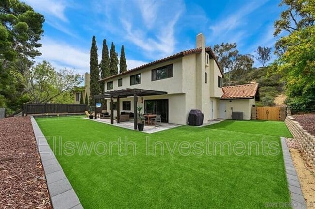 Building Photo - 1225 Fallbrook Ct