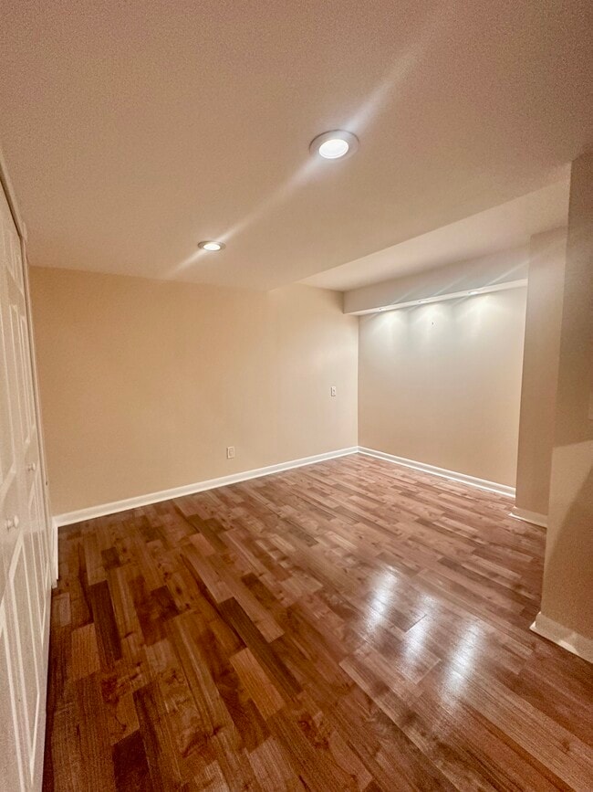 Building Photo - 66 Osceola Ave