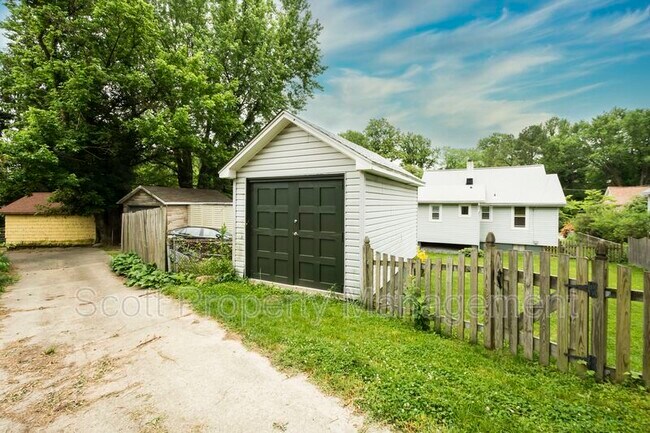 Building Photo - 1116 Overbrook Rd