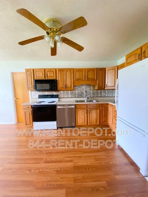 Building Photo - 3701 Sweetser Ave