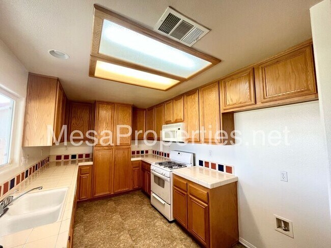 Foto del edificio - 13239 Butte Ave