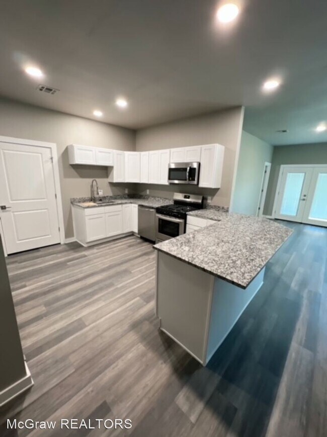 Building Photo - 3 br, 2 bath House - 10737 Douglas Circle