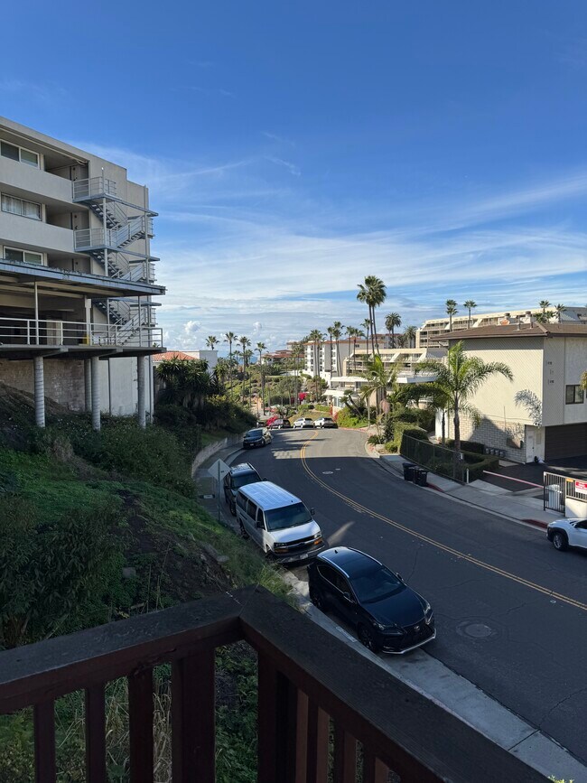 Vista desde el balcón de la unidad D - 414 Monterey Ln