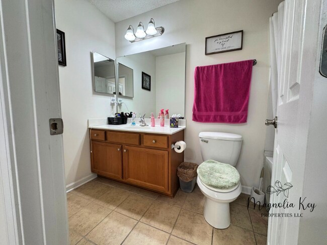 Foto del edificio - 765 Riverward Dr