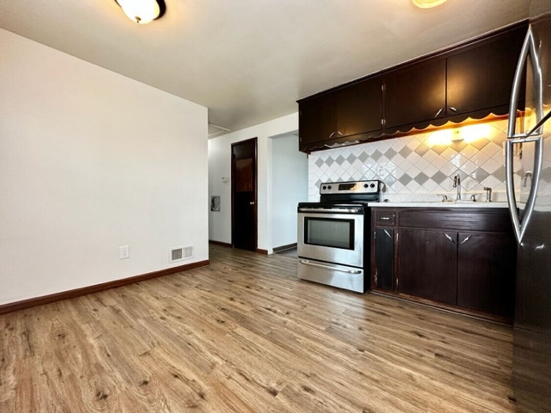 Primary Photo - Charming 3 Bedroom 1 Bath Single Family Ho...