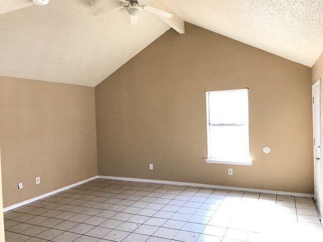 Living Room - 612 Rue St Martin