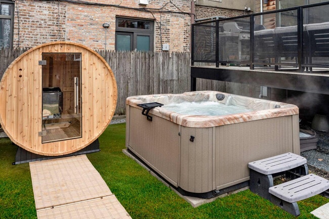 Building Photo - 1307 N Bell Ave